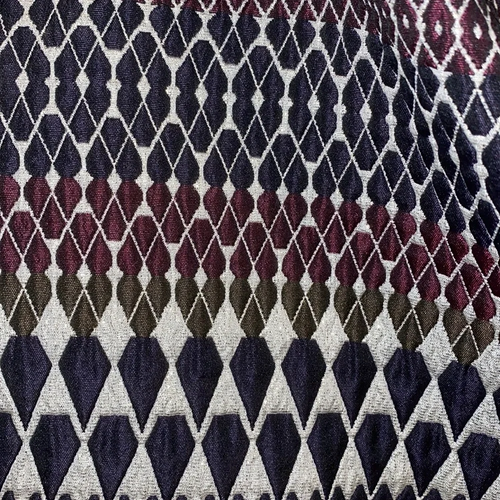 Mini skirt w/quilted details. Brand new with tags, never worn - Picture 5 of 6